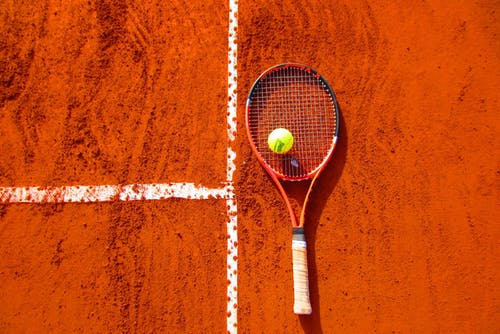 كرة التنس .. معلومات ومواصفات كرة التنس ومتى تفقد كرة التنس خصائصها؟