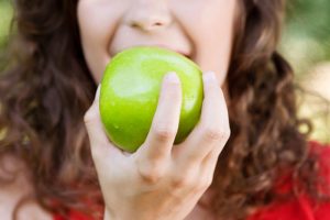 من أهم نتائج المشاركات بتجربتي مع اكل التفاح للبشره.. يساعد أكل التفاح على خسارة السيليوليت