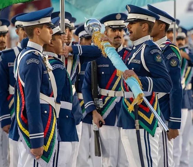 لبس كلية الملك فيصل الجوية