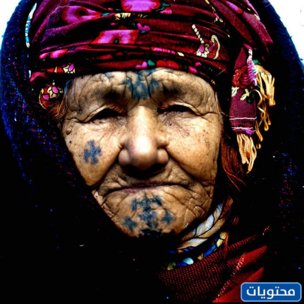 صور وشم الذقن عند البدو