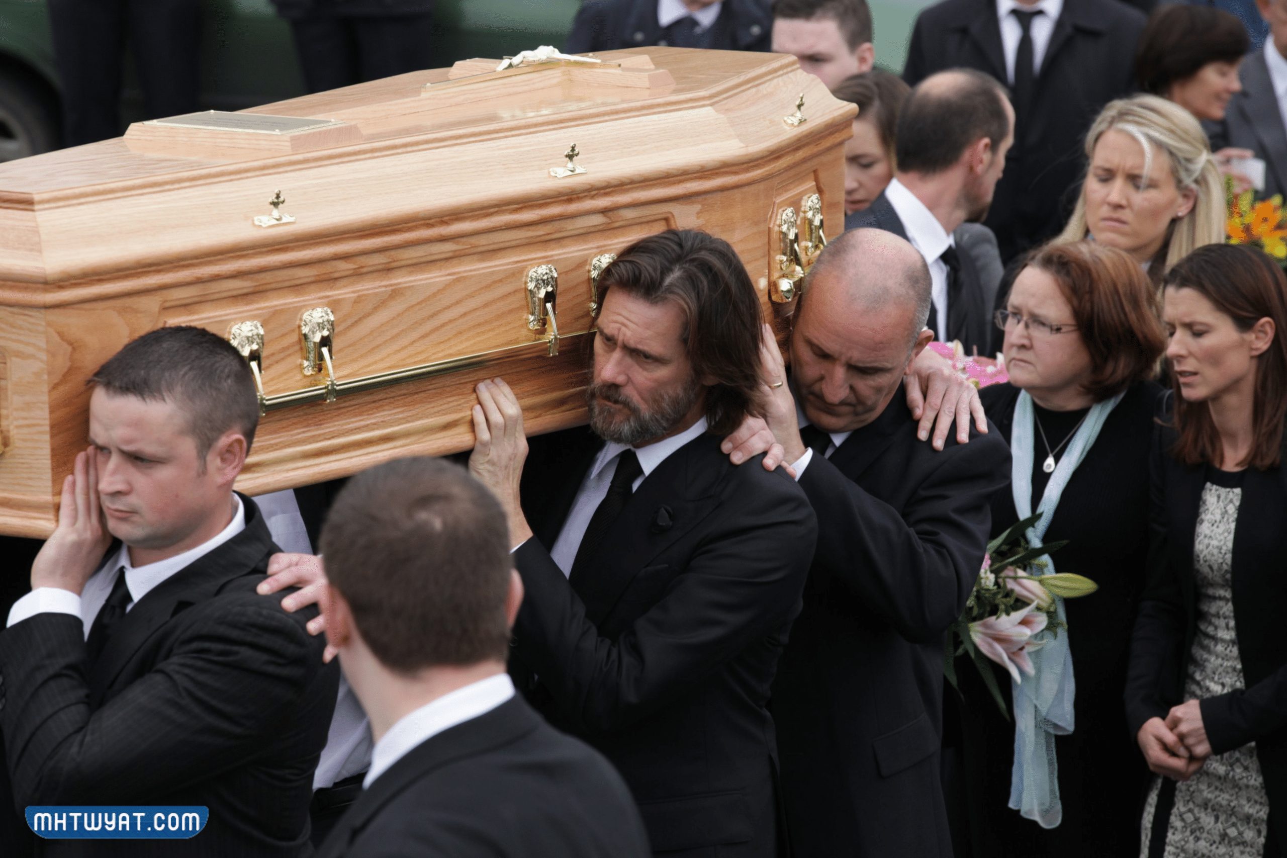 جنازة زوجة جيم كاري