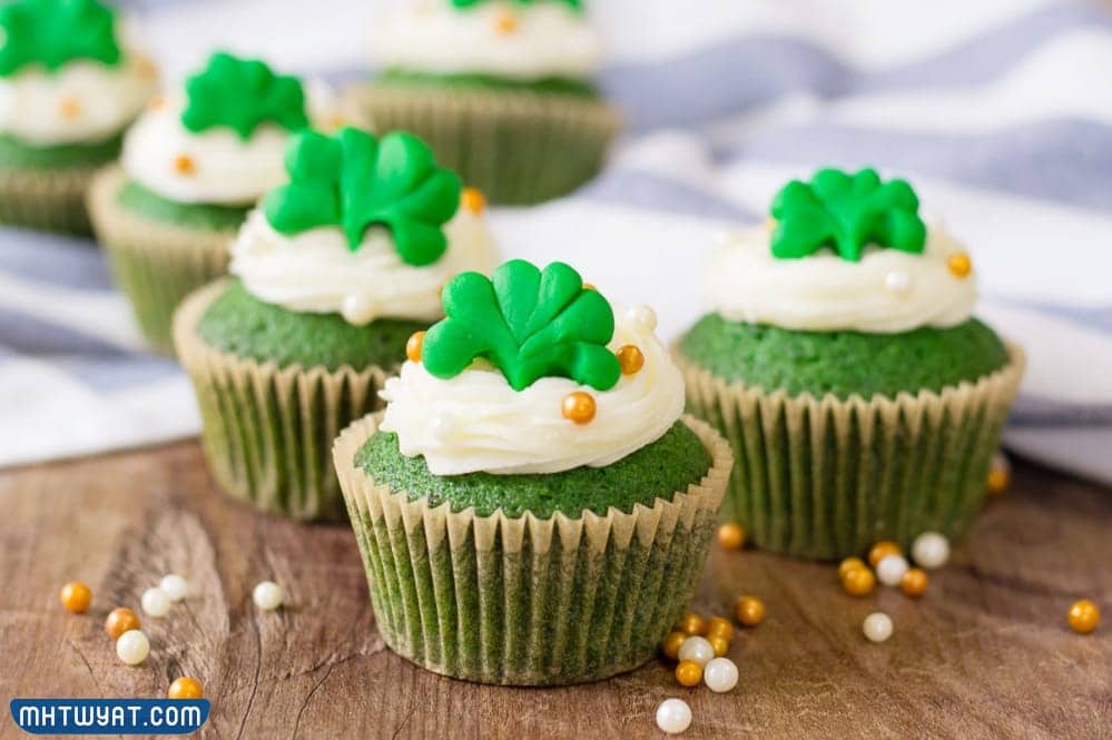 كب كيك اليوم الوطني السعودي 92 ابيض واخضر